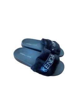 Chinelo Kendall+Kylie